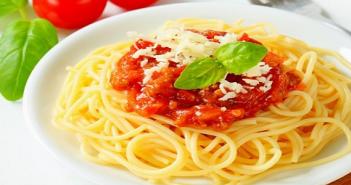 Two approaches: classic Italian spaghetti Bolognese