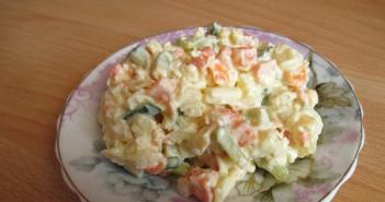 Salad with chicken breast and cucumbers - an appetizer that you are not ashamed to treat